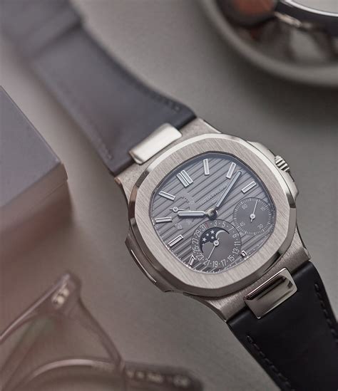 5712g patek philippe|patek philippe 5712 price.